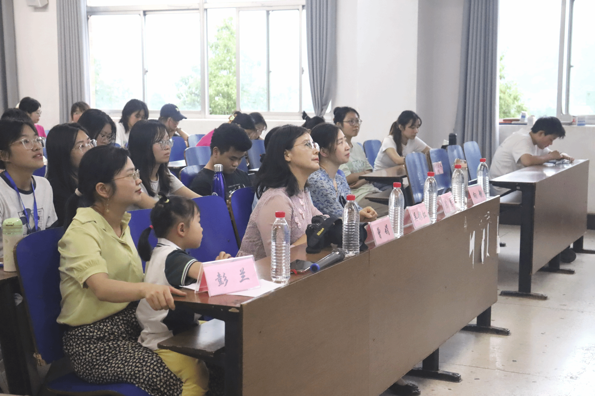 法学与公共管理学院顺利开展心理健康宣传教育活动