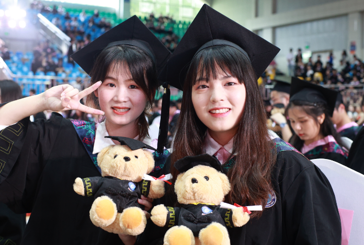 合影 外包拍.png