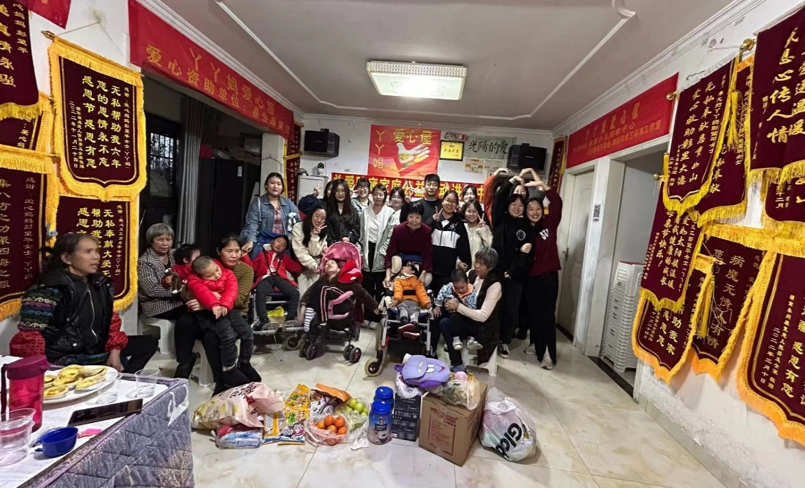 会计学院21级财务管理三班开展学雷锋志愿活动