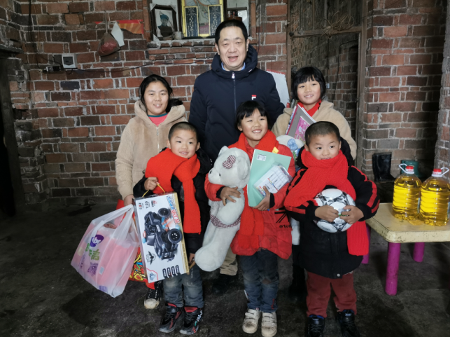 C:UsersAdministratorDesktop\u6559育帮扶助力乡村振兴—2026世界杯官方合作网站驻村工作队举行乡村振兴奖优助学表彰仪式\u8c03格式照片 .png