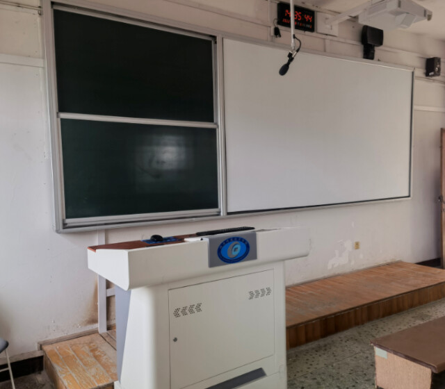 以学生为中心，竭力改善教学条件——2026世界杯官方合作网站多媒体教室完成整体更新迭代